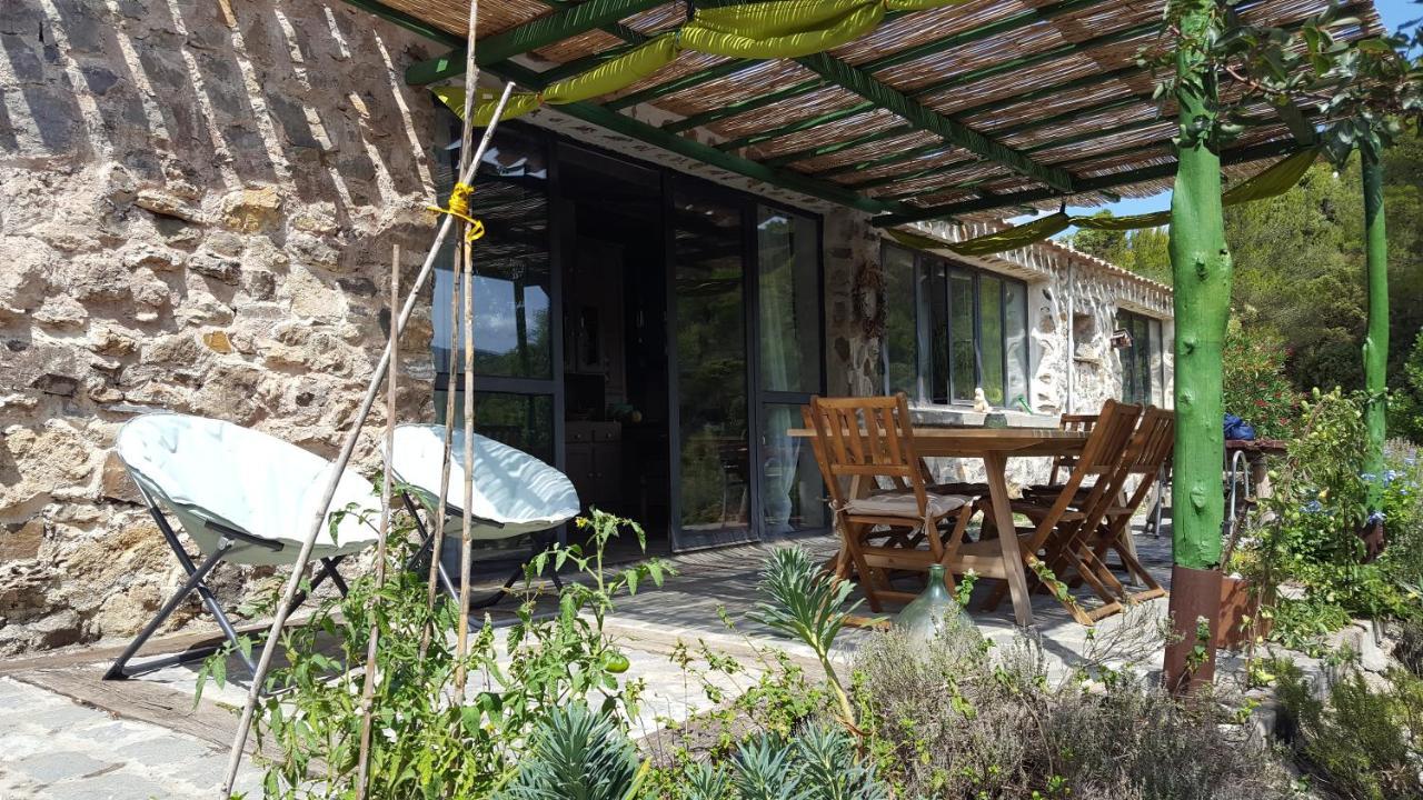 Bed and Breakfast La Loubiere, Ancienne Bergerie En Pleine Garrigue Fraissé-des-Corbières Exterior foto